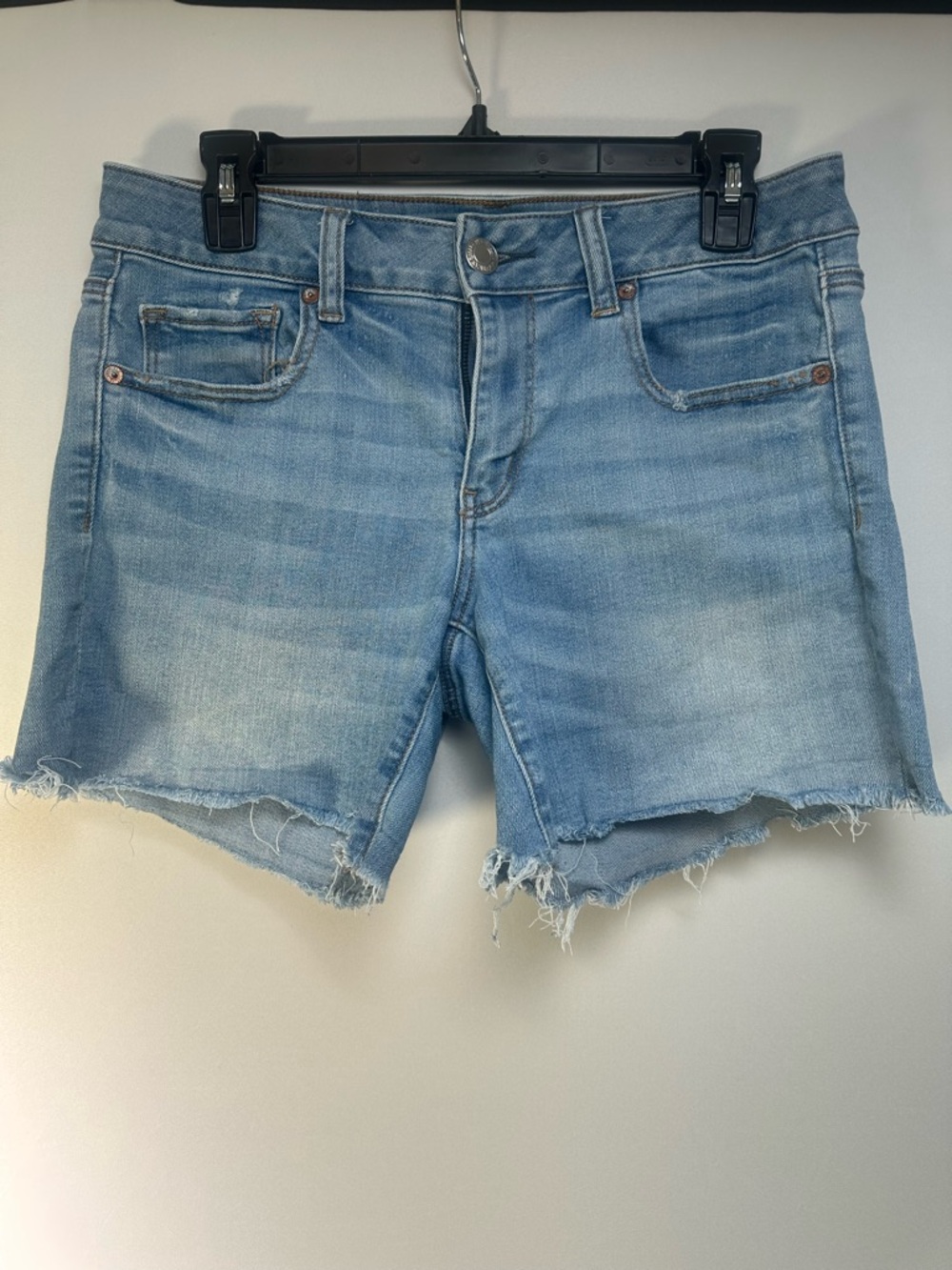 American Eagle Outfitters Light Wash Frayed Hem Denim Shorts